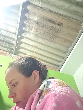 Snapshot of Rouse_hot_ chatting on 11.19.25 Rouse hot online show from 11.19.25