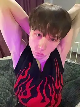 Slay-cute-boy online show from 11.14.25