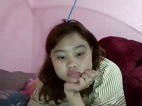 Snapshot of Lina8386 chatting on 11.17.25 Lina8386 online show from 11.17.25