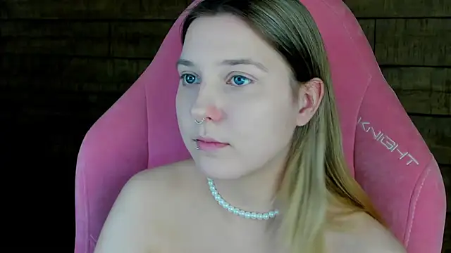 TinnaBurton online show from 04.15.26