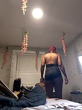 Snapshot of RaiinbowUnicorn89 chatting on 11.16.25 RaiinbowUnicorn89 online show from 11.16.25