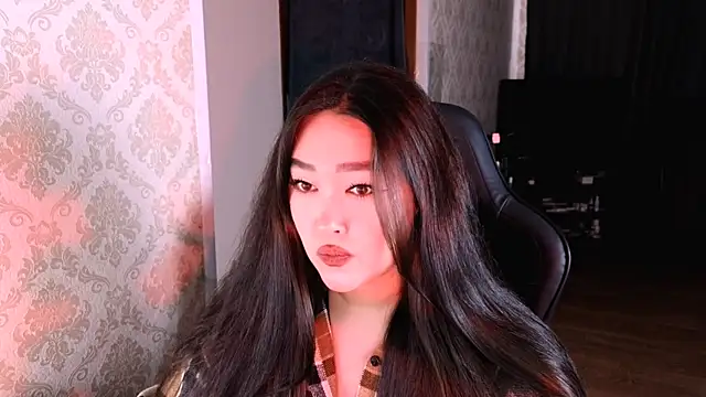 Emma Uilson online show from 12.23.25