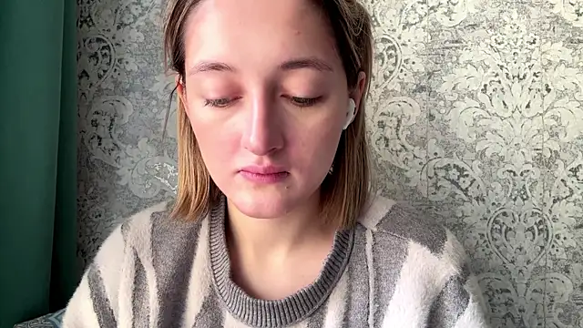 Emily lyy online show from 12.14.25