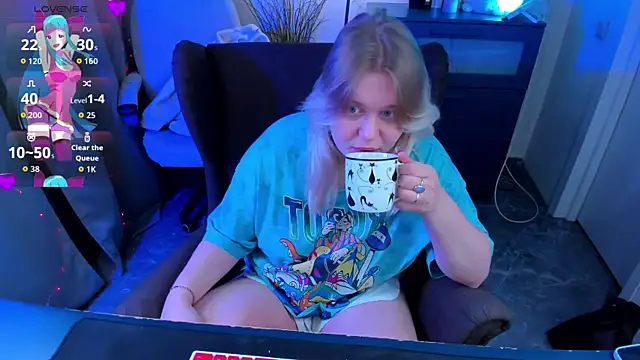 Snapshot of LouiseMous chatting on 01.08.26 LouiseMous online show from 01.08.26