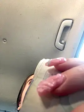 Snapshot of Scarlett_Noire_outdoors chatting on 11.15.25 Scarlett Noire outdoors online show from 11.15.25