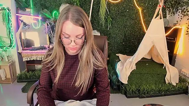 SandraLindsey online show from 11.14.25