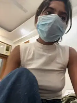 Snapshot of sexyayeshadesi chatting on 05.19.26 sexyayeshadesi online show from 05.19.26