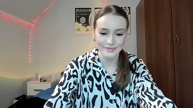 tinyglow online show from 12.16.25