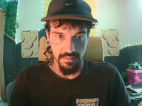 Snapshot of xxxbananaboy chatting on 11.14.25 xxxbananaboy online show from 11.14.25