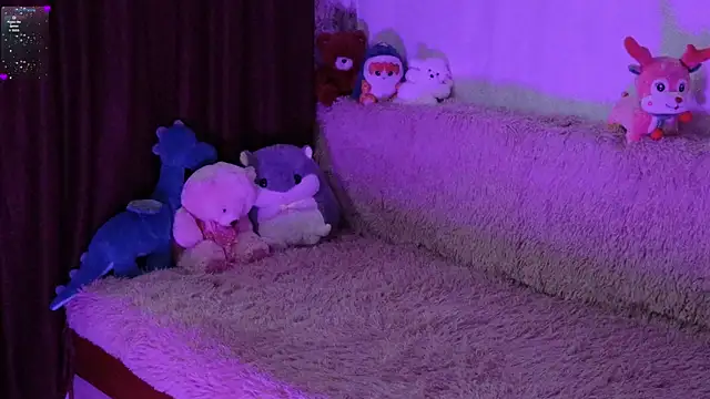 Snapshot of hottest_tits chatting on 01.06.26 hottest tits online show from 01.06.26