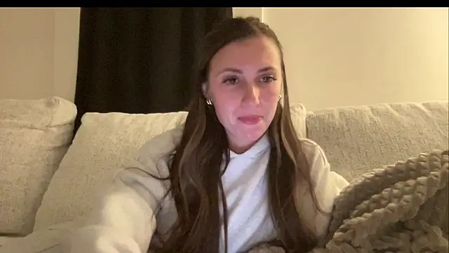 Snapshot of laylahlaylah1 chatting on 11.17.25 laylahlaylah1 online show from 11.17.25