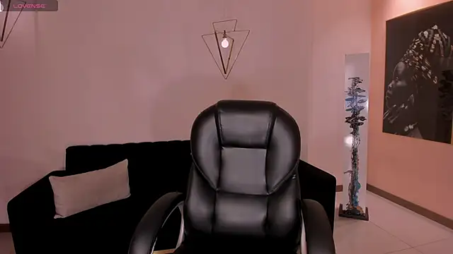 Snapshot of HaileyRoss_ chatting on 06.11.26 HaileyRoss online show from 06.11.26