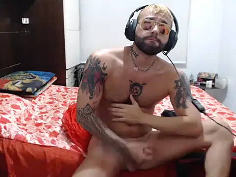 Snapshot of cosplayerfiit chatting on 11.14.25 cosplayerfiit online show from 11.14.25