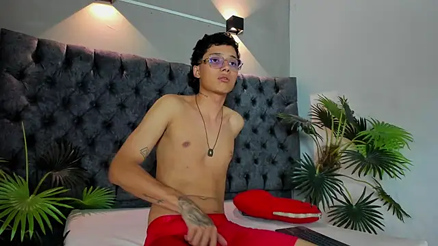 Snapshot of Dylan_kent chatting on 11.15.25 Dylan kent online show from 11.15.25