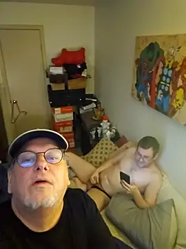 Snapshot of cubhunterpdx chatting on 11.15.25 cubhunterpdx online show from 11.15.25