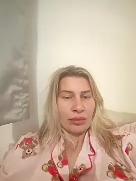 NaughtyClaudia  online show from 12.17.25