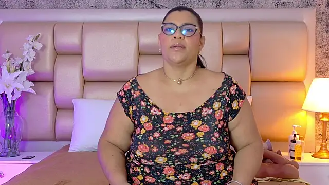 Snapshot of SelennaCooper chatting on 02.11.26 SelennaCooper online show from 02.11.26