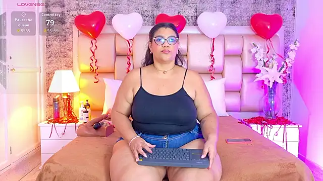 Snapshot of SelennaCooper chatting on 02.13.26 SelennaCooper online show from 02.13.26