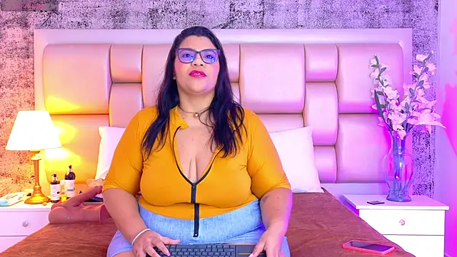 Snapshot of SelennaCooper chatting on 02.28.26 SelennaCooper online show from 02.28.26