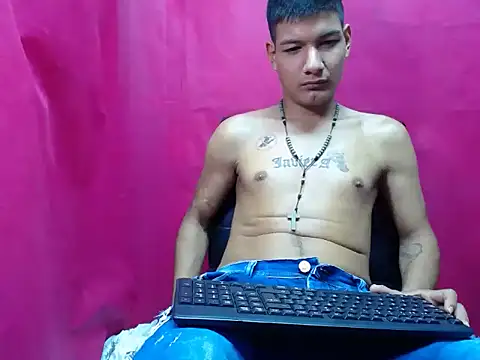 Snapshot of hot1090 chatting on 11.17.25 hot1090 online show from 11.17.25