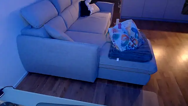 Buidapest online show from 02.02.26