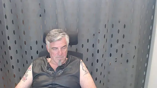 Buidapest online show from 07.18.26