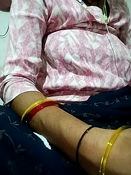 Snapshot of Anushasharma89 chatting on 11.24.25 Anushasharma89 online show from 11.24.25