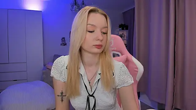 Tiffany Paw online show from 11.29.25