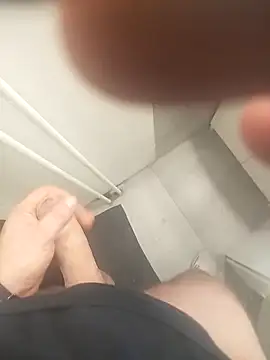 Snapshot of Kusiu221 chatting on 11.16.25 Kusiu221 online show from 11.16.25