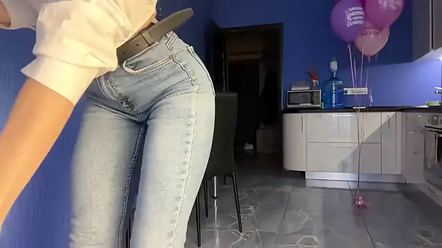 Jolienne online show from 12.05.25