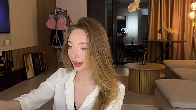 Jolienne online show from 04.30.26
