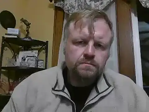 Snapshot of TheOneDonShaun chatting on 12.05.25 TheOneDonShaun online show from 12.05.25