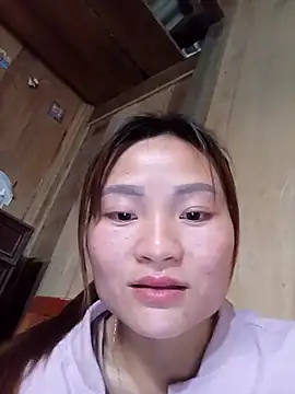 Snapshot of Lee-Thee chatting on 11.17.25 Lee-Thee online show from 11.17.25