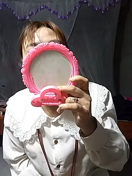 Lee-Thee online show from 01.12.26