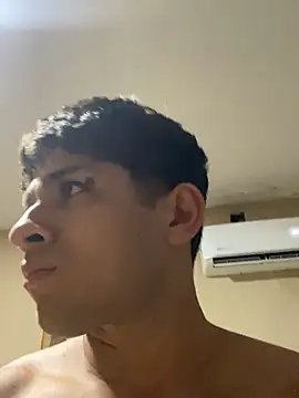 Snapshot of Benjxmin_077 chatting on 11.17.25 Benjxmin 077 online show from 11.17.25