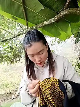 meomeo-00 online show from 12.18.25