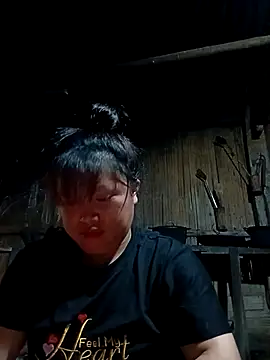 Snapshot of Ava-120 chatting on 04.21.26 Ava-120 online show from 04.21.26