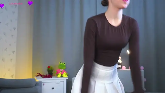 Snapshot of SanjuanitaNaser chatting on 11.19.25 SanjuanitaNaser online show from 11.19.25