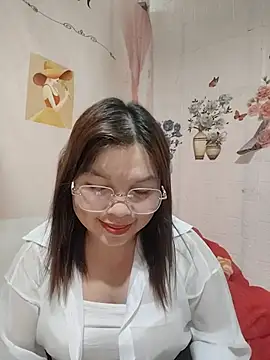 Snapshot of Cover-baa chatting on 06.17.26 Cover-baa online show from 06.17.26
