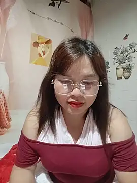 Snapshot of Cover-baa chatting on 06.17.26 Cover-baa online show from 06.17.26