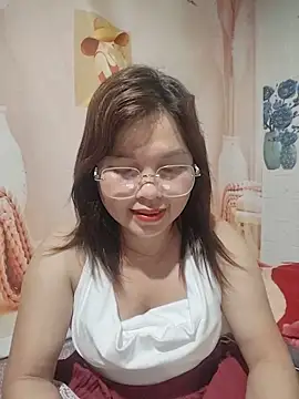 Snapshot of Cover-baa chatting on 06.19.26 Cover-baa online show from 06.19.26
