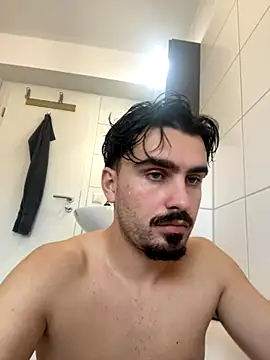 Snapshot of babyyboy696 chatting on 11.18.25 babyyboy696 online show from 11.18.25