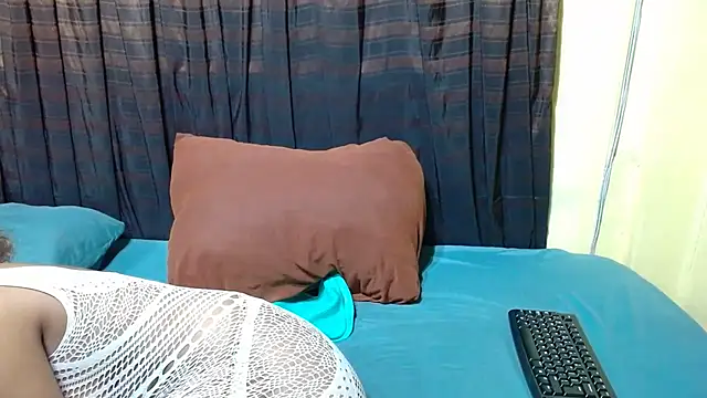 Snapshot of HotSexyCindy chatting on 05.25.26 HotSexyCindy online show from 05.25.26