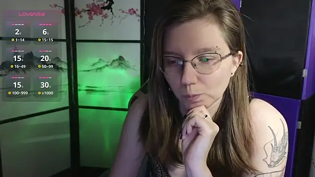 Snapshot of scarlettsrose chatting on 06.08.26 scarlettsrose online show from 06.08.26