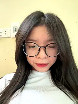 Snapshot of mau155_ chatting on 11.20.25 mau155 online show from 11.20.25
