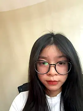 Snapshot of mau155_ chatting on 11.20.25 mau155 online show from 11.20.25