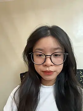 Snapshot of mau155_ chatting on 11.21.25 mau155 online show from 11.21.25