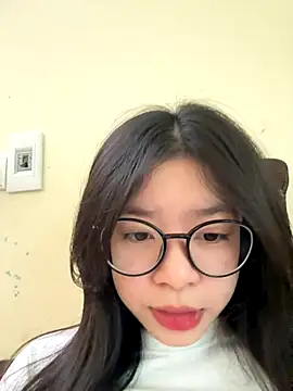Snapshot of mau155_ chatting on 11.22.25 mau155 online show from 11.22.25