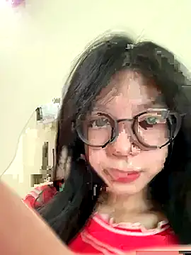 Snapshot of mau155_ chatting on 11.23.25 mau155 online show from 11.23.25