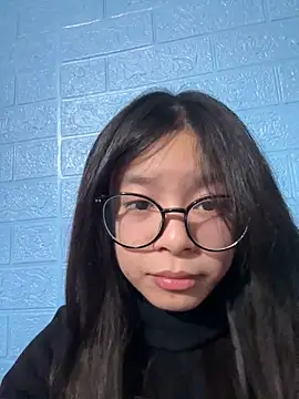 Snapshot of mau155_ chatting on 11.26.25 mau155 online show from 11.26.25